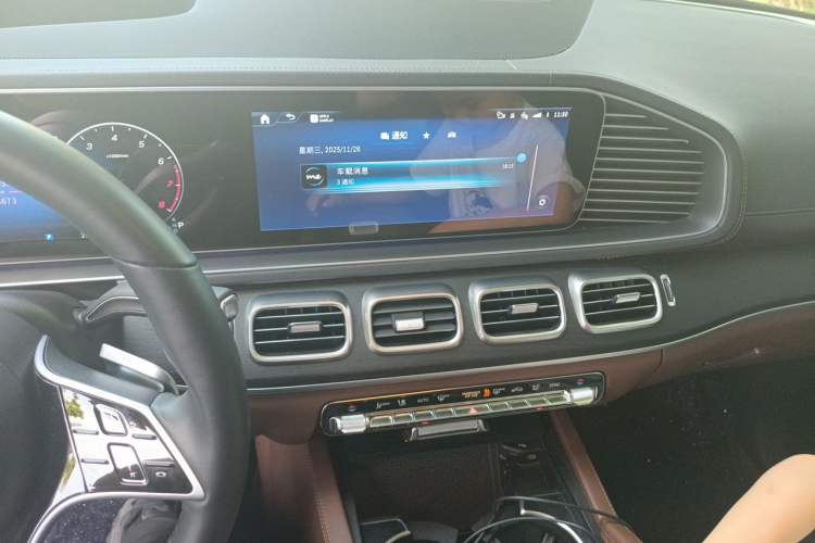 Used Mercedes-Benz GLE 2024 GLE 450 4MATIC Luxury Model Audio And AC Panel