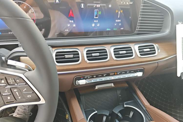 Used Mercedes-Benz GLE 2024 GLE 450 4MATIC Stylish Model Audio And AC Panel
