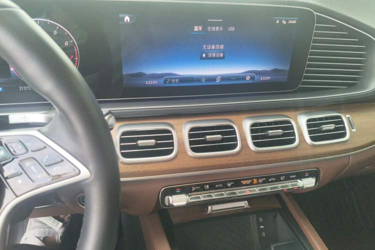 Used Mercedes-Benz GLE 2024 GLE 450 4MATIC Stylish Model Audio And AC Panel