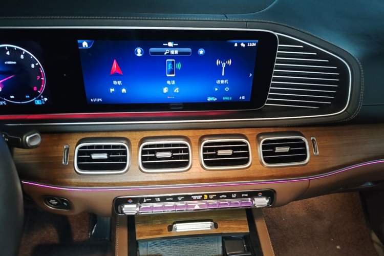 Used Mercedes-Benz GLE 2024 GLE 450 4MATIC Stylish Model Audio And AC Panel