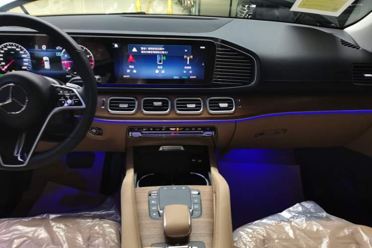 Used Mercedes-Benz GLE 2024 GLE 450 4MATIC Stylish Model Audio And AC Panel