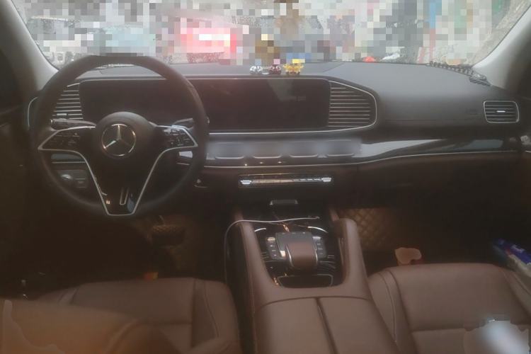 Used Mercedes-Benz GLE 2024 GLE 350 4MATIC Stylish Model Center Console
