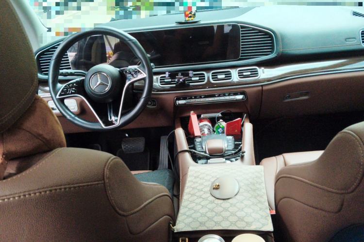 Used Mercedes-Benz GLE 2024 Refreshed GLE 350 4MATIC Stylish Edition Center Console