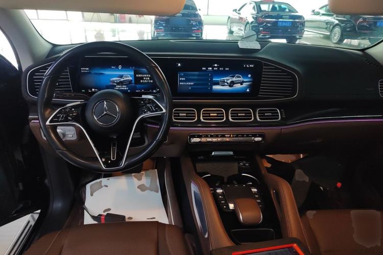 Used Mercedes-Benz GLE 2024 GLE 350 4MATIC Stylish Model Center Console