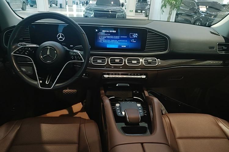 Used Mercedes-Benz GLE 2024 GLE 350 4MATIC Stylish Model Center Console