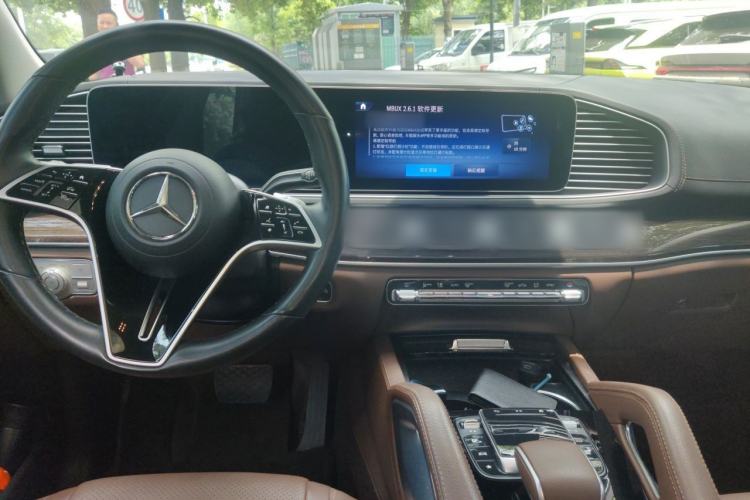 Used Mercedes-Benz GLE 2024 Refreshed GLE 350 4MATIC Stylish Edition Center Console