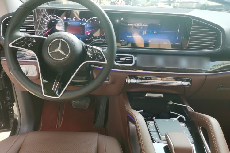 Used Mercedes-Benz GLE 2024 GLE 350 4MATIC Dynamic Edition Center Console