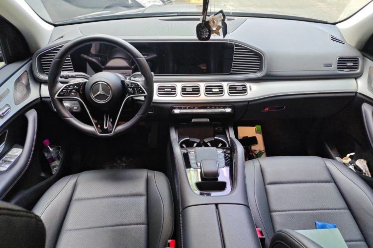 Used Mercedes-Benz GLE 2024 GLE 350 4MATIC Dynamic Edition Center Console