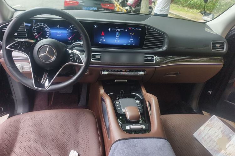 Used Mercedes-Benz GLE 2024 Refreshed GLE 350 4MATIC Stylish Edition Center Console