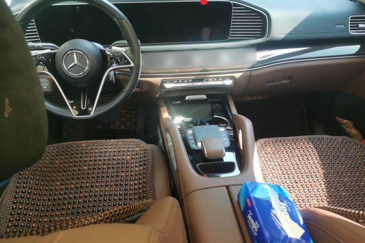 Used Mercedes-Benz GLE 2024 GLE 350 4MATIC Dynamic Edition Center Console