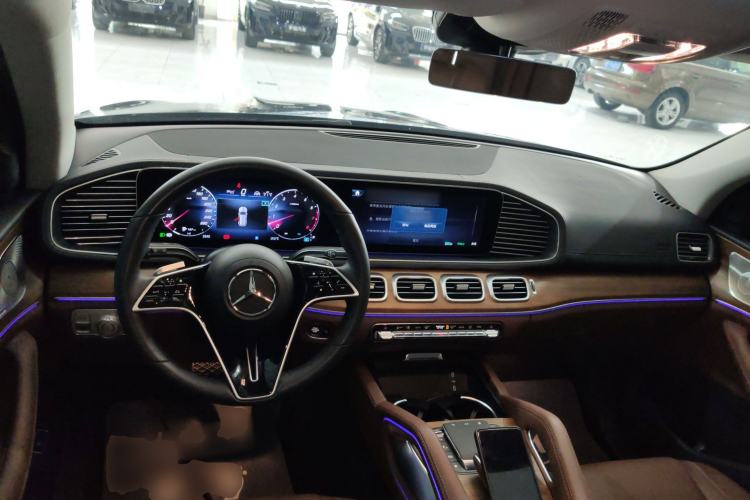 Used Mercedes-Benz GLE 2024 GLE 450 4MATIC Stylish Model Center Console