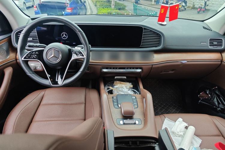 Used Mercedes-Benz GLE 2024 GLE 450 4MATIC AMG Line Center Console