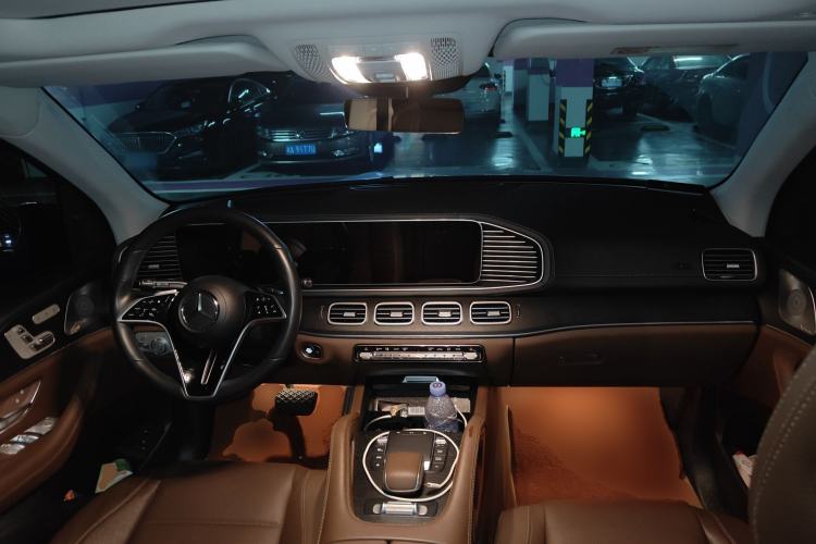 Used Mercedes-Benz GLE 2024 GLE 450 4MATIC Luxury Model Center Console