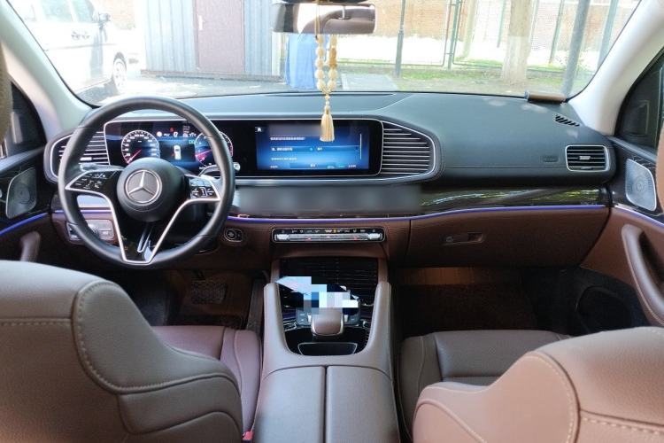 Used Mercedes-Benz GLE 2024 GLE 350 4MATIC Stylish Model Center Console