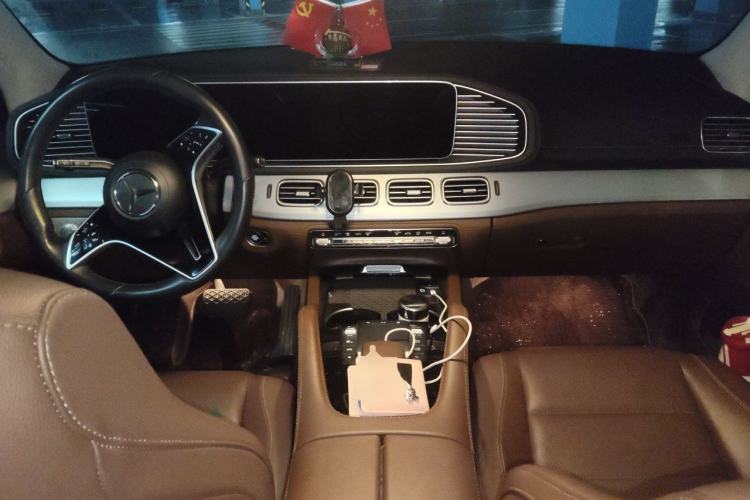 Used Mercedes-Benz GLE 2024 GLE 350 4MATIC Dynamic Edition Center Console