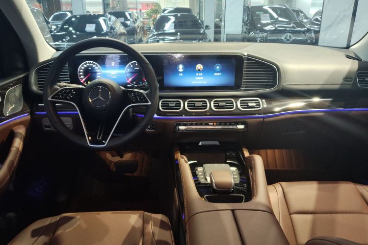 Used Mercedes-Benz GLE 2024 GLE 350 4MATIC Stylish Model Center Console