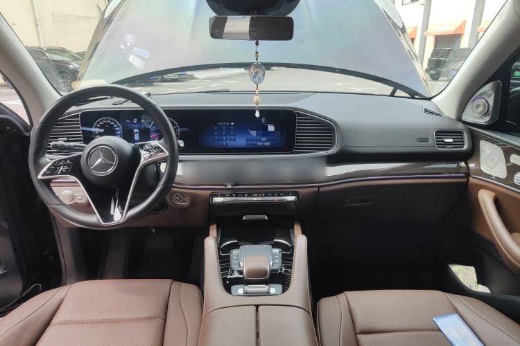 Used Mercedes-Benz GLE 2024 GLE 350 4MATIC Stylish Model Center Console