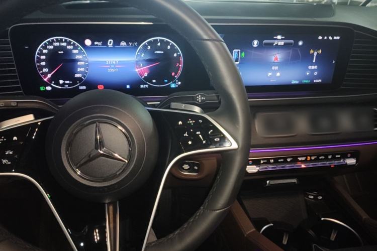 Used Mercedes-Benz GLE 2024 GLE 450 4MATIC Luxury Model Center Console