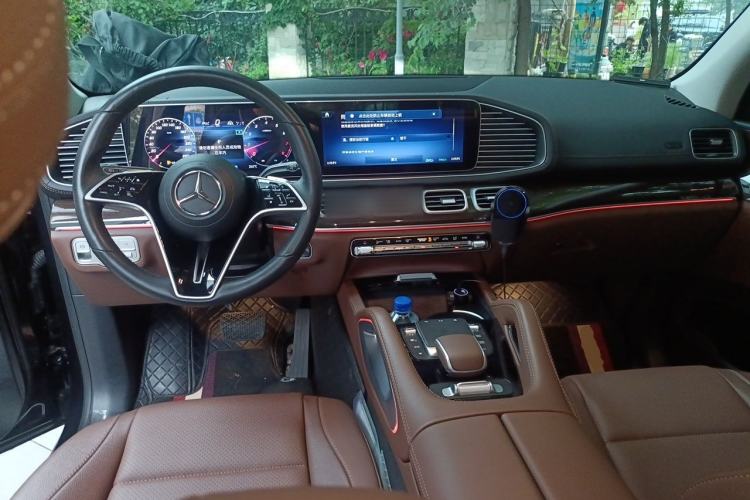 Used Mercedes-Benz GLE 2024 Refreshed GLE 350 4MATIC Stylish Edition Center Console