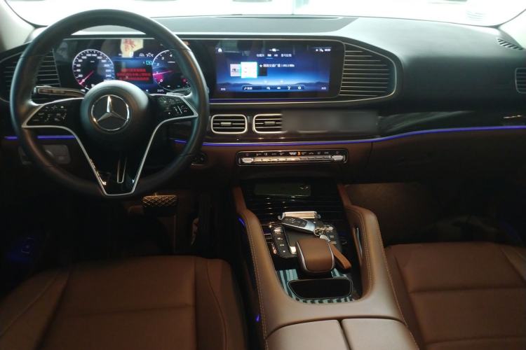 Used Mercedes-Benz GLE 2024 GLE 350 4MATIC Stylish Model Center Console