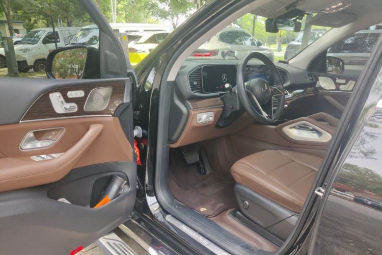 Used Mercedes-Benz GLE 2024 Refreshed GLE 350 4MATIC Stylish Edition Driver Seat