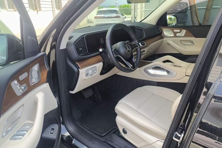 Used Mercedes-Benz GLE 2024 GLE 450 4MATIC Stylish Model Driver Seat