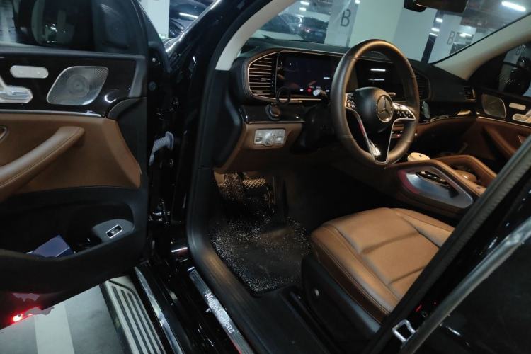 Used Mercedes-Benz GLE 2024 Refreshed GLE 350 4MATIC Stylish Edition Driver Seat