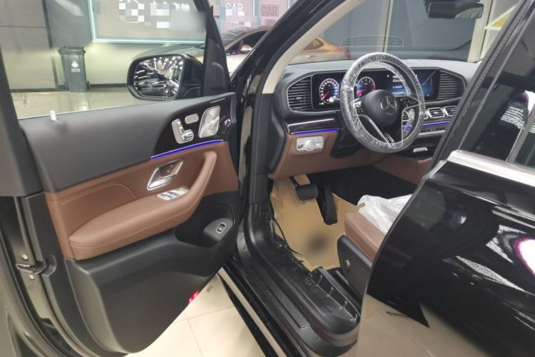 Used Mercedes-Benz GLE 2024 Refreshed GLE 350 4MATIC Stylish Edition Driver Seat