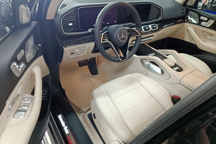 Used Mercedes-Benz GLE 2024 Refreshed GLE 350 4MATIC Stylish Edition Driver Seat