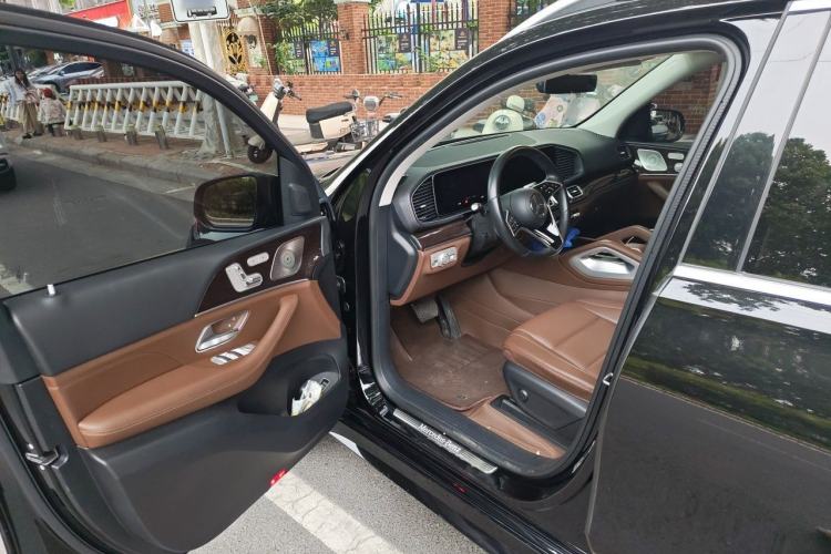 Used Mercedes-Benz GLE 2024 Refreshed GLE 350 4MATIC Stylish Edition Driver Seat