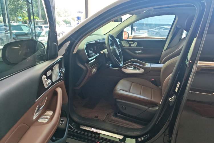Used Mercedes-Benz GLE 2024 Refreshed GLE 350 4MATIC Stylish Edition Driver Seat