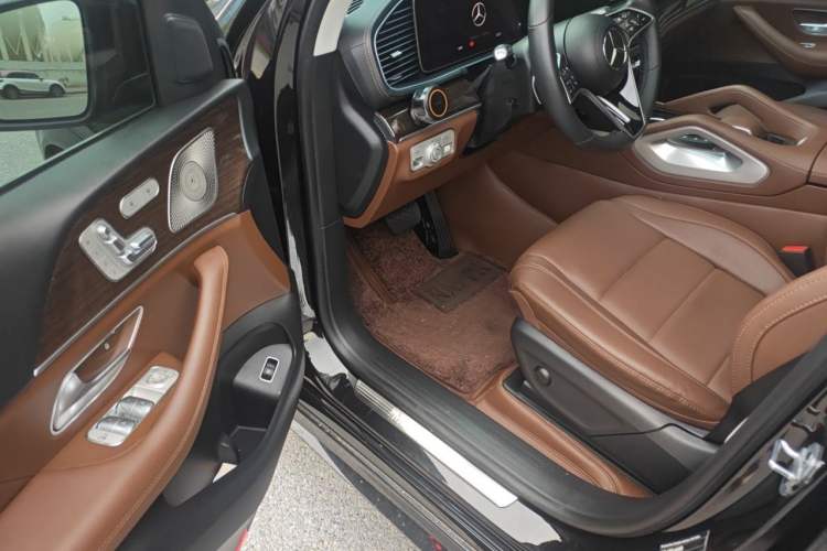 Used Mercedes-Benz GLE 2024 GLE 350 4MATIC Stylish Model Driver Seat