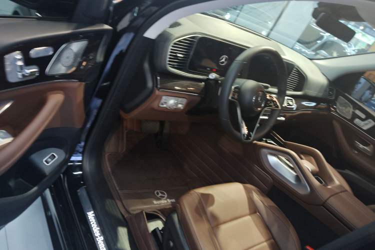 Used Mercedes-Benz GLE 2024 GLE 350 4MATIC Stylish Model Driver Seat