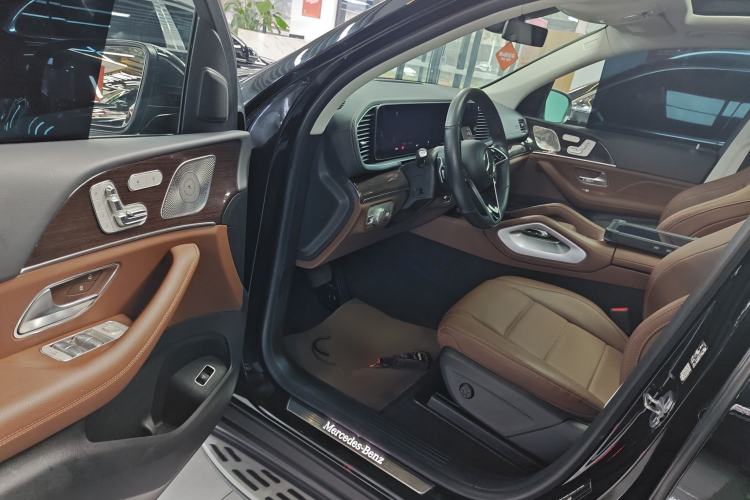 Used Mercedes-Benz GLE 2024 Refreshed GLE 350 4MATIC Stylish Edition Driver Seat