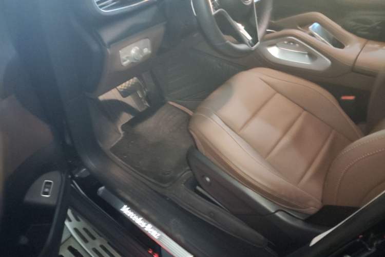 Used Mercedes-Benz GLE 2024 GLE 450 4MATIC Luxury Model Driver Seat