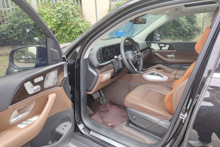 Used Mercedes-Benz GLE 2024 Refreshed GLE 350 4MATIC Stylish Edition Driver Seat