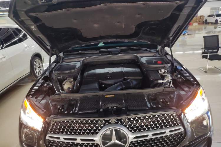 Used Mercedes-Benz GLE 2024 GLE 350 4MATIC Stylish Model Engine Bay