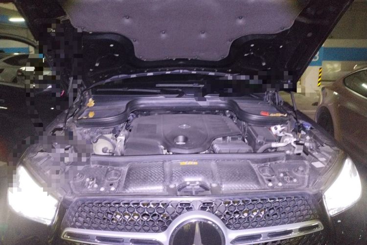 Used Mercedes-Benz GLE 2024 GLE 450 4MATIC Stylish Model Engine Bay