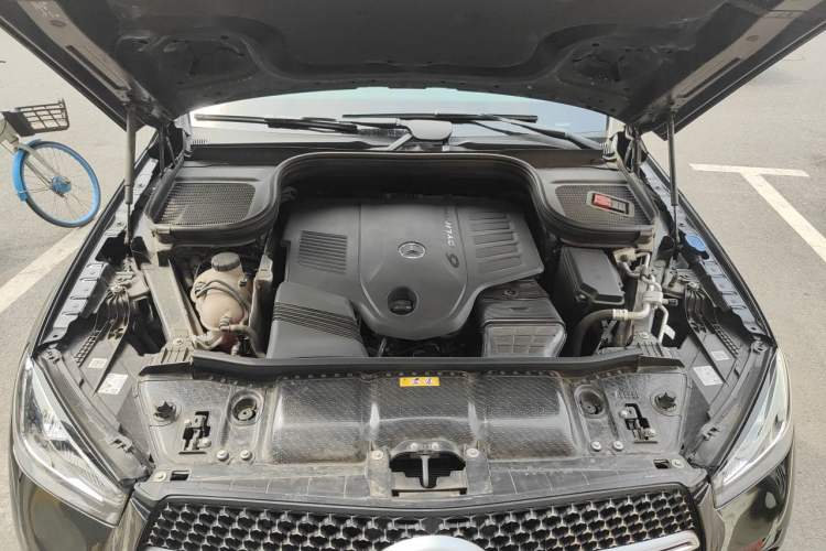 Used Mercedes-Benz GLE 2024 GLE 450 4MATIC Stylish Model Engine Bay