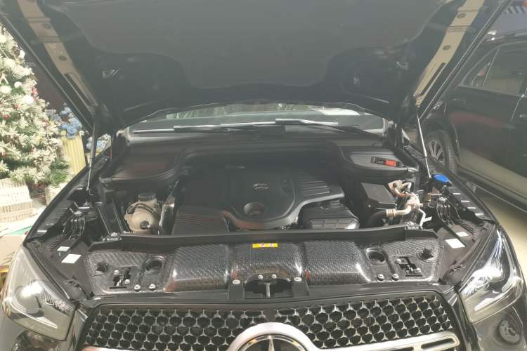Used Mercedes-Benz GLE 2024 GLE 450 4MATIC Stylish Model Engine Bay
