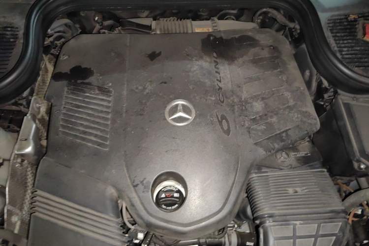 Used Mercedes-Benz GLE 2024 GLE 450 4MATIC Luxury Model Engine Bay