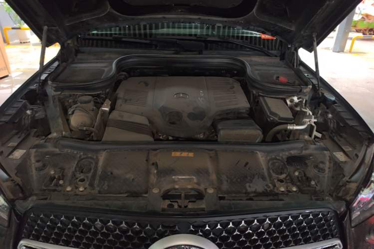 Used Mercedes-Benz GLE 2024 GLE 450 4MATIC Luxury Model Engine Bay