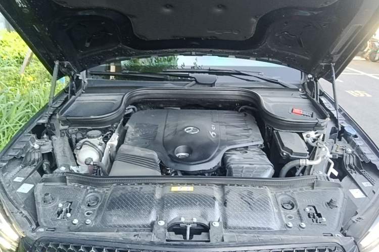 Used Mercedes-Benz GLE 2024 GLE 450 4MATIC Stylish Model Engine Bay