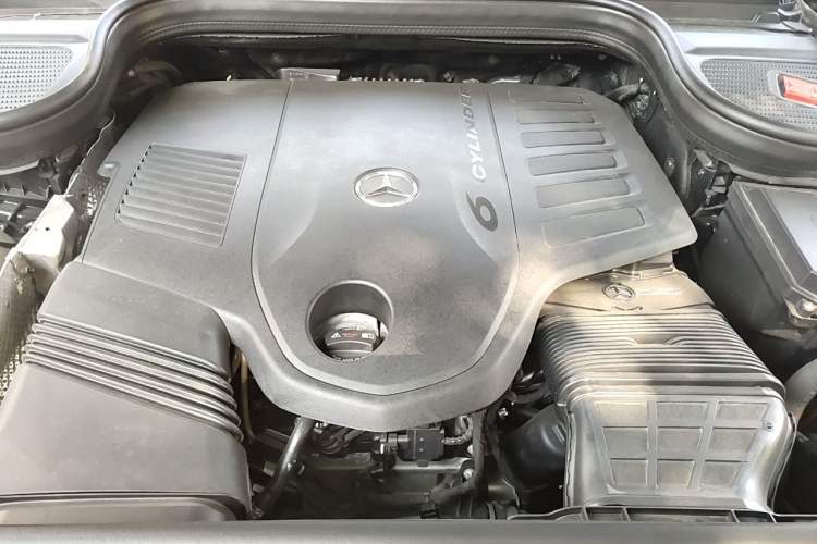 Used Mercedes-Benz GLE 2024 GLE 450 4MATIC Luxury Model Engine Bay