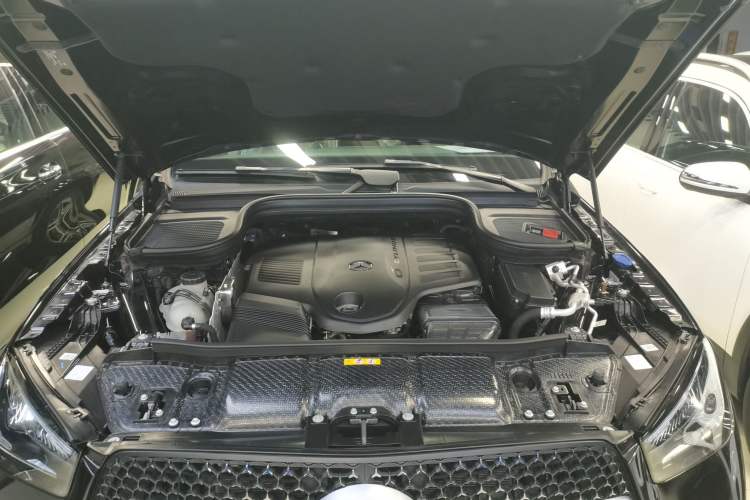 Used Mercedes-Benz GLE 2024 GLE 450 4MATIC Stylish Model Engine Bay
