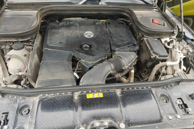 Used Mercedes-Benz GLE 2024 GLE 350 4MATIC Stylish Model Engine Bay