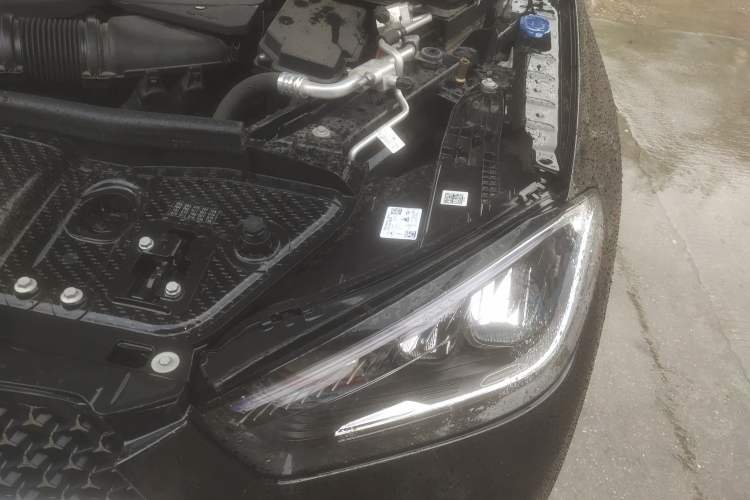 Used Mercedes-Benz GLE 2024 GLE 350 4MATIC Stylish Model Engine Bay Left