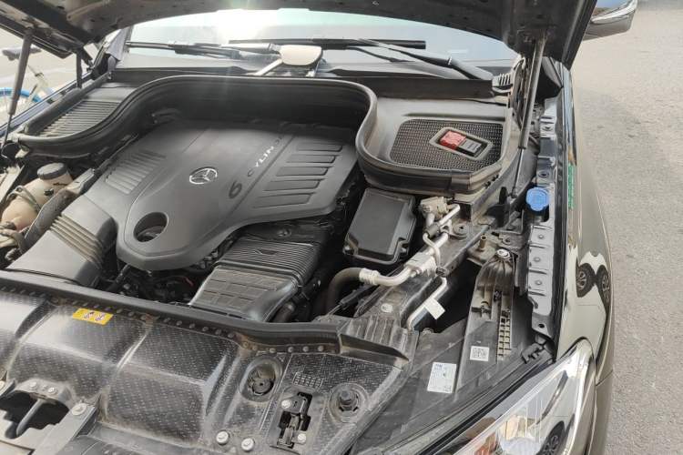Used Mercedes-Benz GLE 2024 GLE 450 4MATIC Stylish Model Engine Bay Left