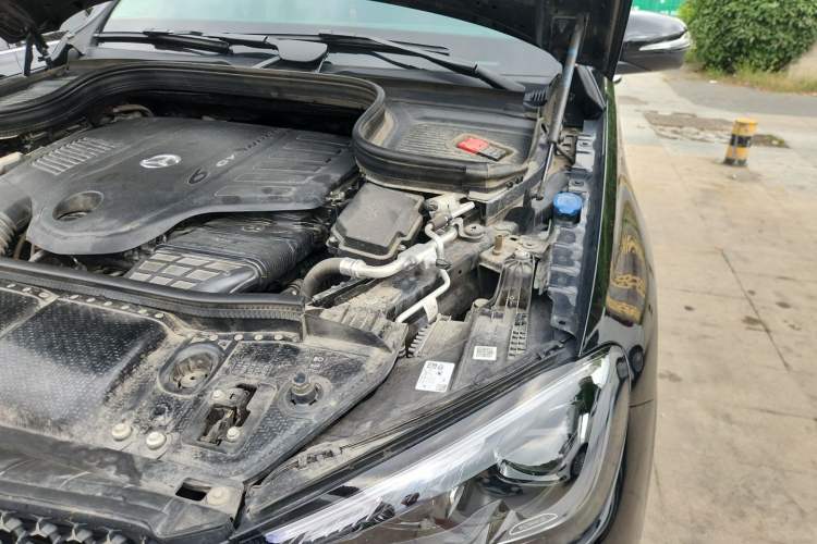 Used Mercedes-Benz GLE 2024 GLE 450 4MATIC Luxury Model Engine Bay Left