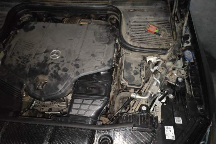 Used Mercedes-Benz GLE 2024 GLE 450 4MATIC Luxury Model Engine Bay Left
